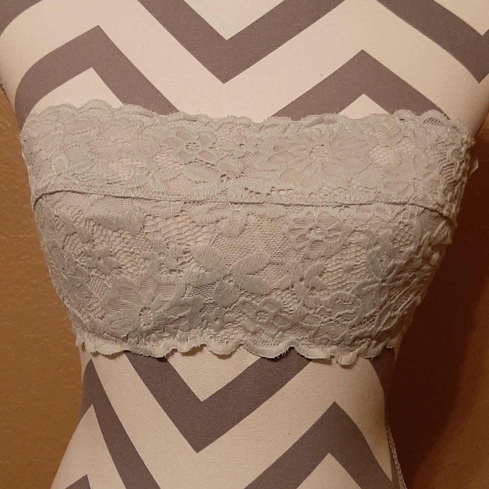 No Boundaries lace bandeau